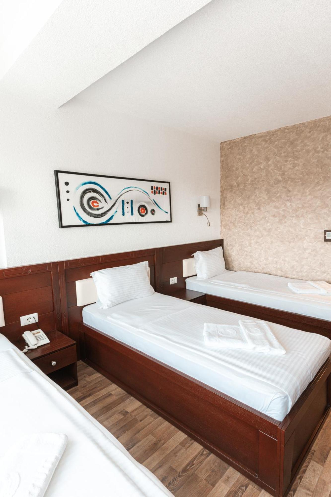Hotel Centrum Prizren Kültér fotó