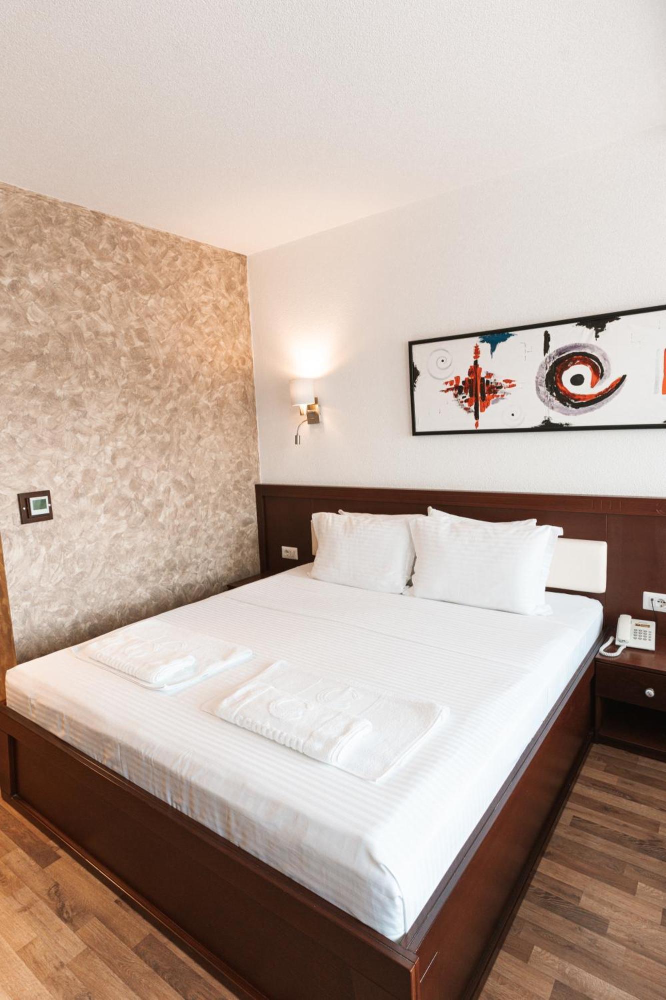 Hotel Centrum Prizren Kültér fotó