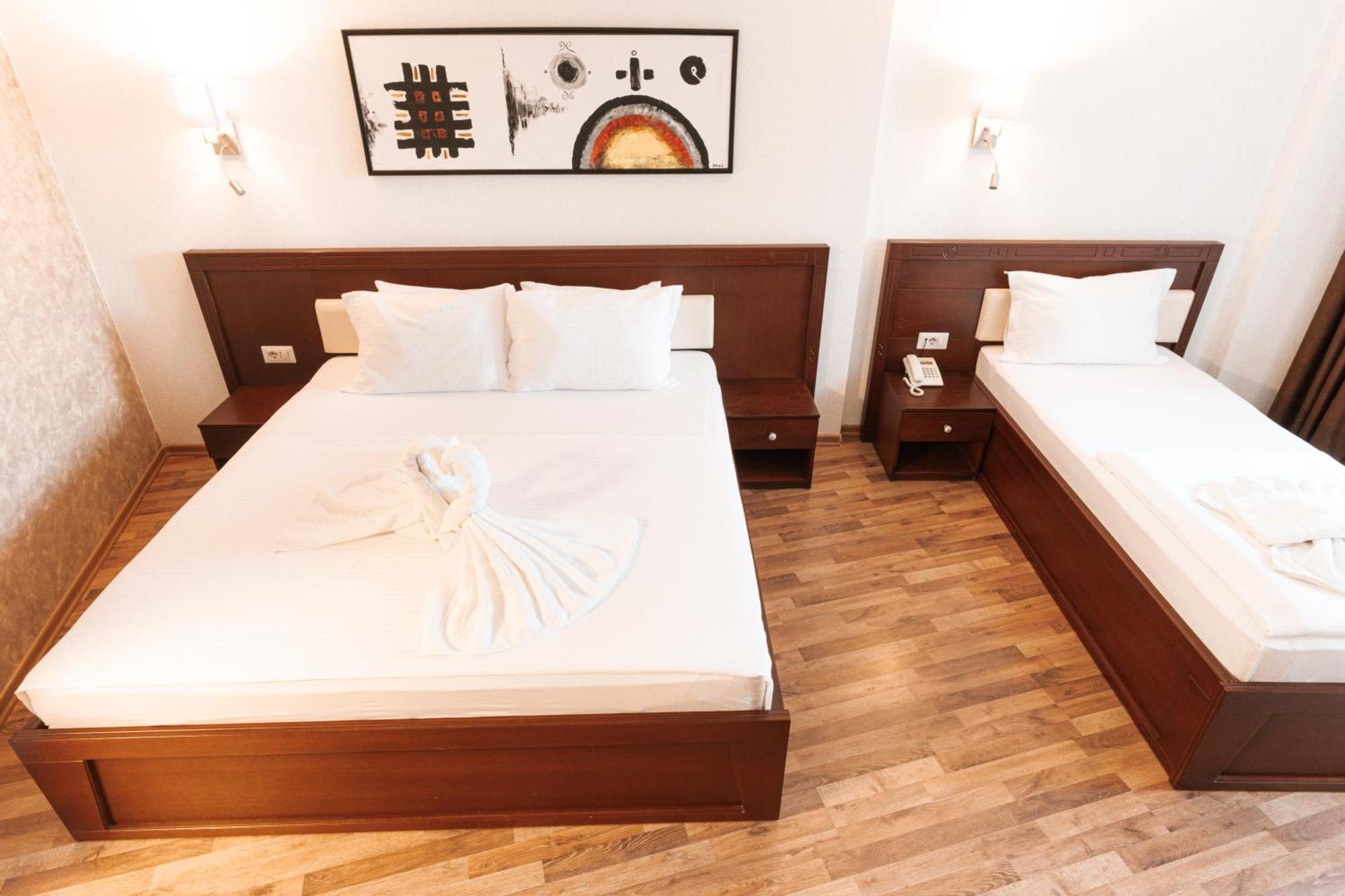 Hotel Centrum Prizren Kültér fotó