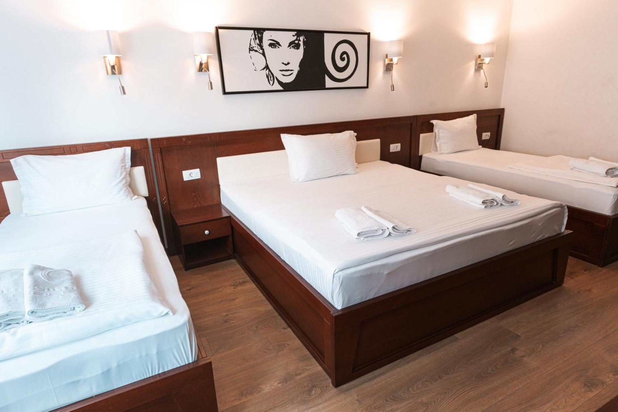 Hotel Centrum Prizren Kültér fotó
