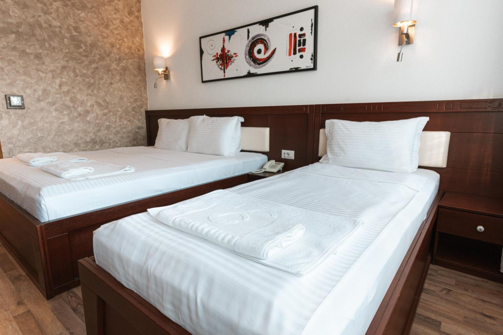 Hotel Centrum Prizren Kültér fotó