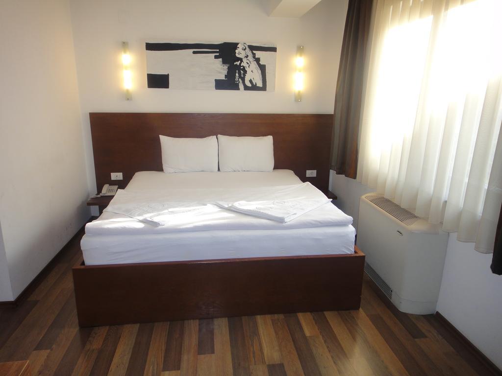 Hotel Centrum Prizren Kültér fotó
